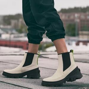 Sorel Brex Chelsea Lug Sole Boots Waterproof Size 9 White